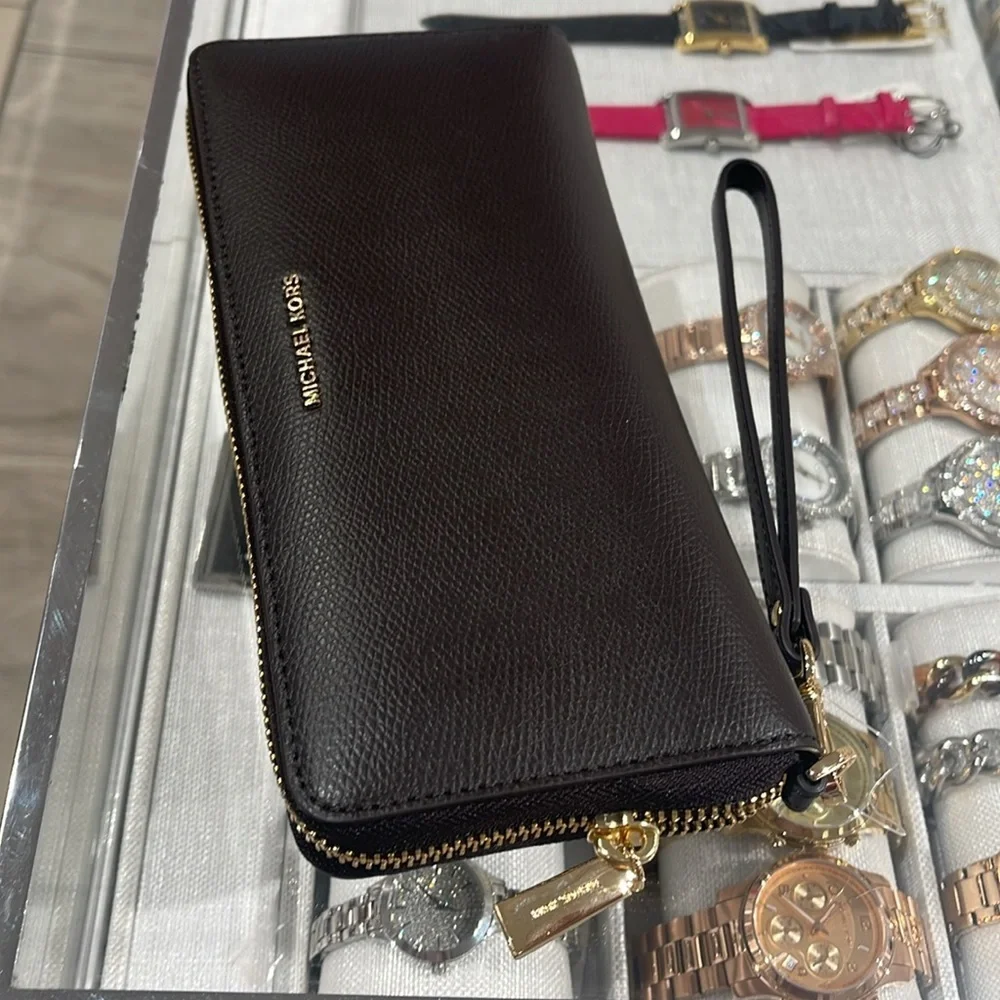 Michael Kors JST Lg Leather Continental Wallet Wristlet Phone Holder C Chocolate
